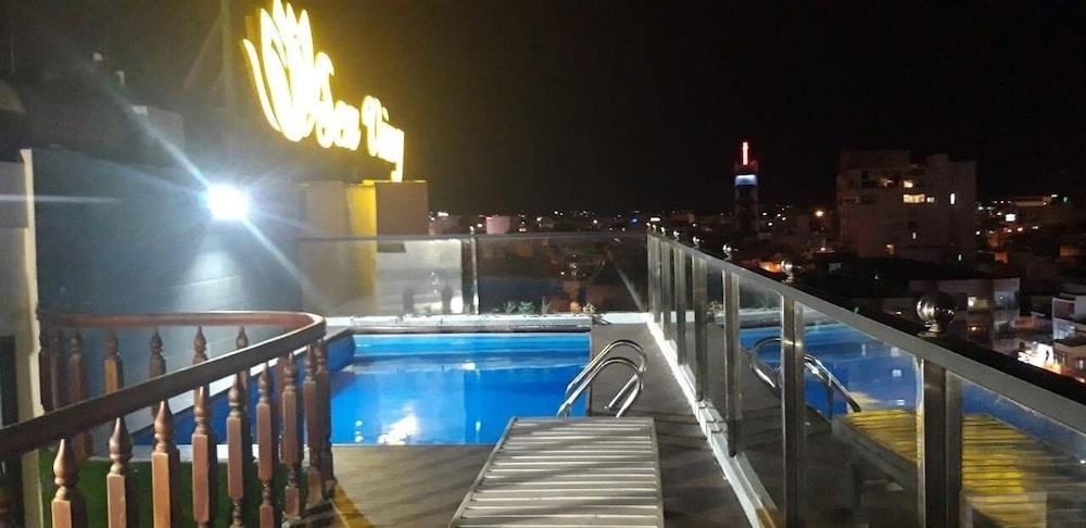 Sen Vang Luxury Hotel Nha Trang Zewnętrze zdjęcie